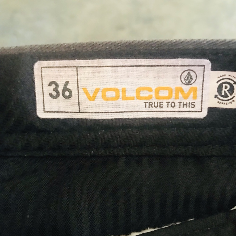 Volcom shorts - Picture 4 of 4
